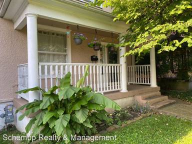 Main picture of 460 E Lee St