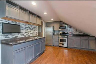 Main picture of 111 River St
