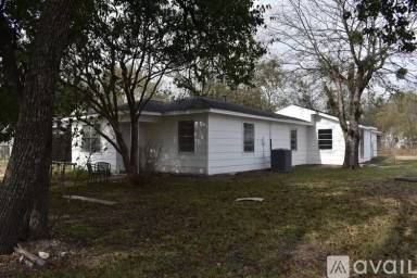 Main picture of 108 E Kirby