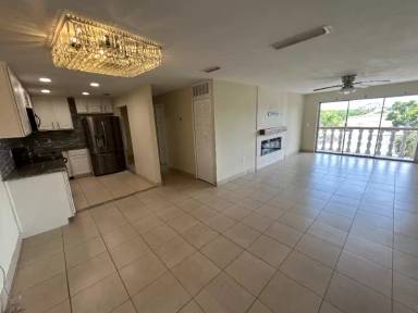 Main picture of 3704 Broadway