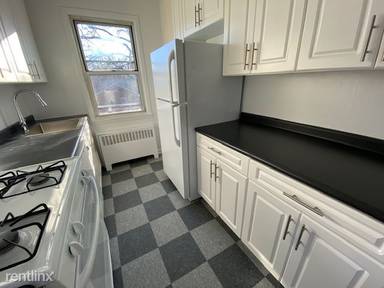 Main picture of 505 White Plains Rd
