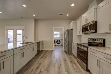 Main picture of 423 E 650 S