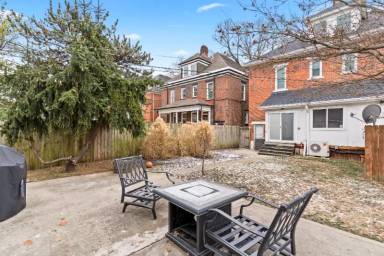 Main picture of 634 Neil Ave