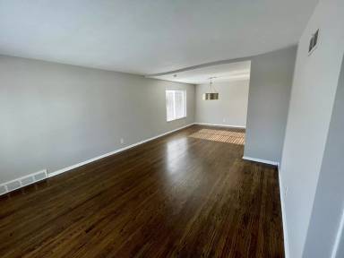 Main picture of 757 Lepere Ave