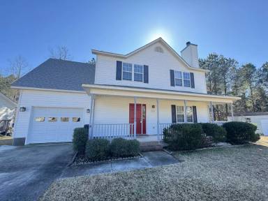 Main picture of 210 Winterberry Ct