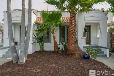 Main picture of 908 Victoria Ave