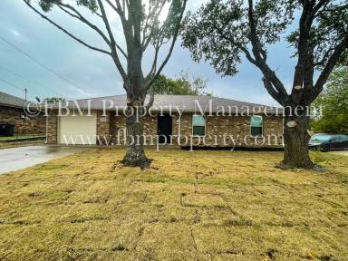 Main picture of 429 W Jefferson St