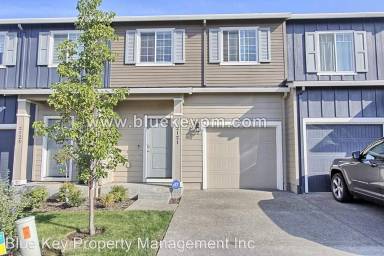 Main picture of 2121 NE 118th Pl