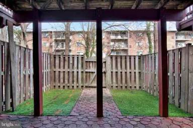 Main picture of 8515 Towne Manor Ct