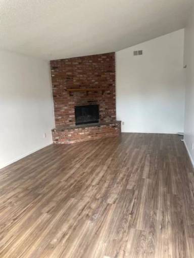 Main picture of 1545 Descanso St