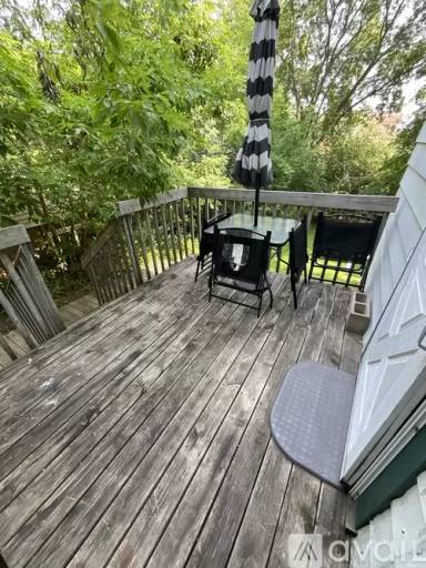 Main picture of 1526 E 1st St