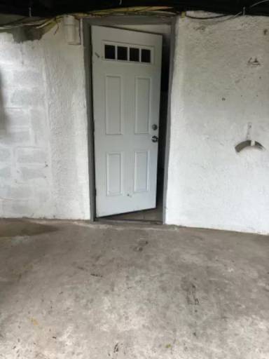 Main picture of 2029 Deering Ave