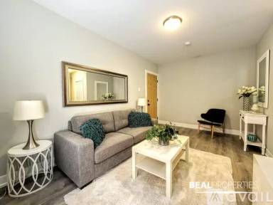 Main picture of 431 W Belden Ave