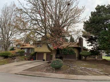 Main picture of 1696 Chelan St NE