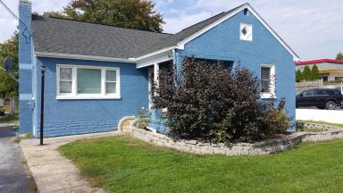Main picture of 423 N Church St