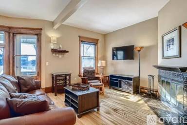 Main picture of 735 Laurel Ave