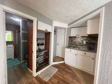 Main picture of 220 Fletcher St