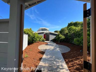 Main picture of 28 Harbor Cove Way