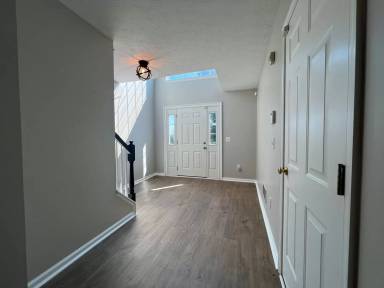 Main picture of 16865 Roosevelt Ln