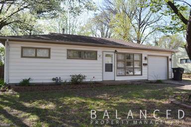 Main picture of 1939 SW Edgewater Ter