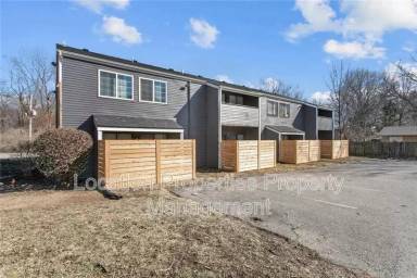 Main picture of 1505 W 25th Ct