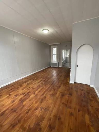 Main picture of 235 Chestnut St