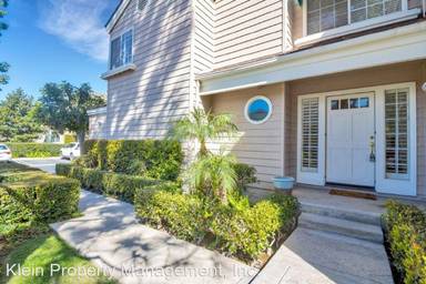 Main picture of 54 Lakefront