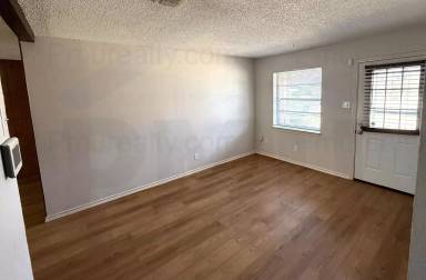 Main picture of 710 Upland Ln