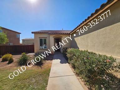 Main picture of 633 Las Lomas St