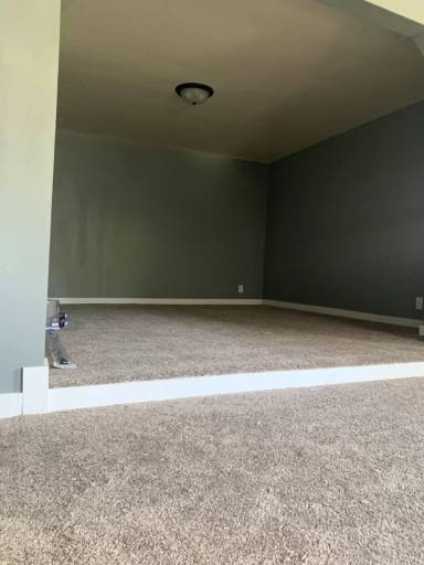 Main picture of 609 E Elm St