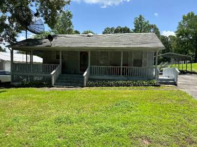 Main picture of 90 Russ Haven Dr