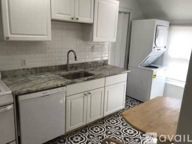 Main picture of 92 Main St