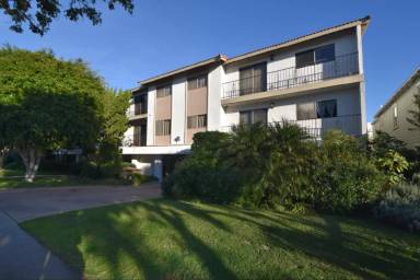 Main picture of 845 E Ave