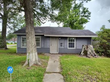 Main picture of 2115 Leight St