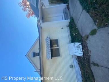 Main picture of 1005 E Division St