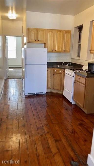 Main picture of 221 4th St
