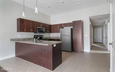 Main picture of 9419 N Robinhood Ave