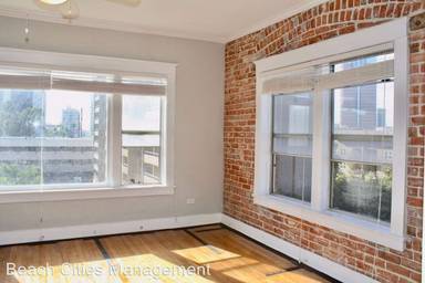 Main picture of 325 W 3rd St