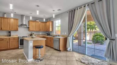 Main picture of 471 N Eucalyptus Pl