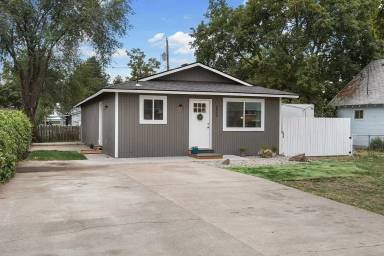 Main picture of 2802 E Hoffman Ave