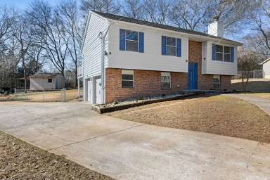 Main picture of 1624 Summerhill Dr