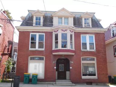 Main picture of 212-214 W Main St