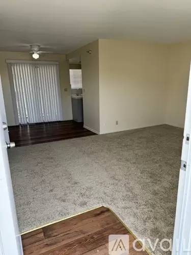 Main picture of 4024 W 138th St