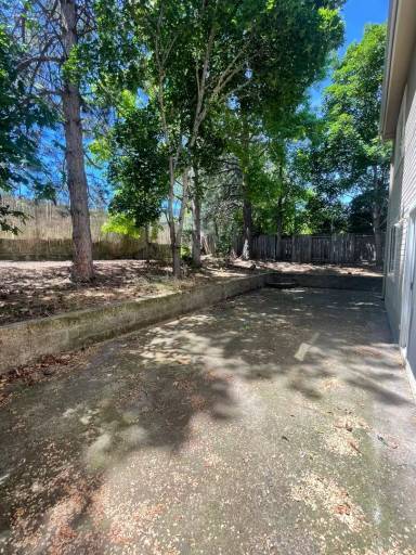 Main picture of 1046 E Main St