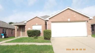 Main picture of 706 Parkford Ln