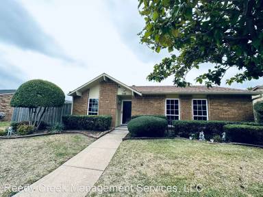 Main picture of 748 Warwick Dr