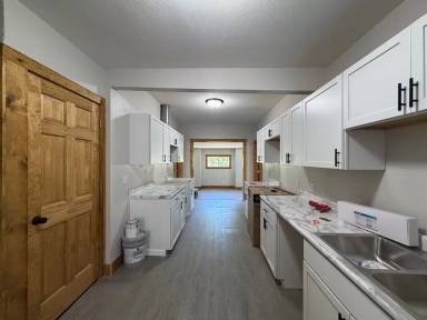 Main picture of 317 Earl St