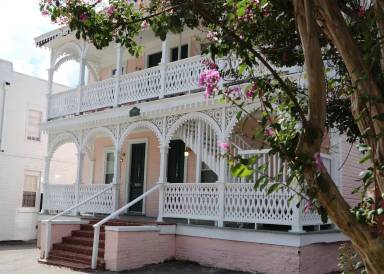 Main picture of 1517 Madison Ave
