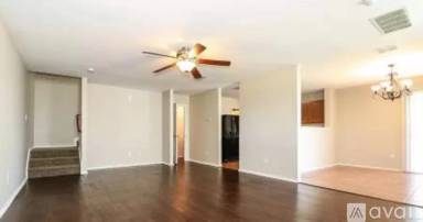Main picture of 205 Crescent Ridge Dr