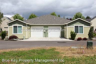 Main picture of 1337 NE Sunrise Ln